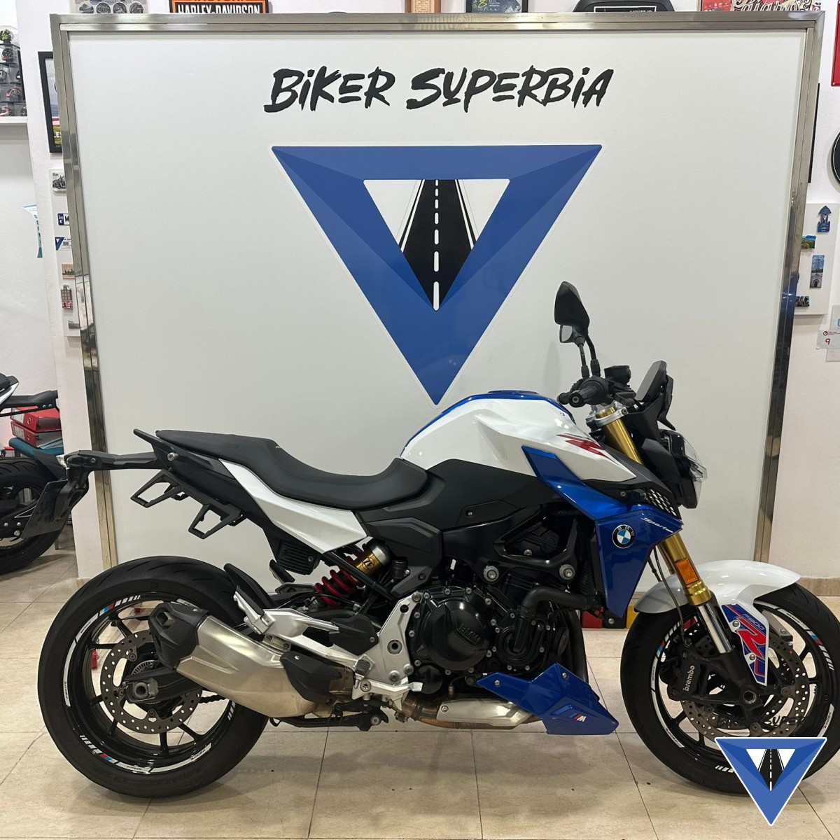 BMW, F900R